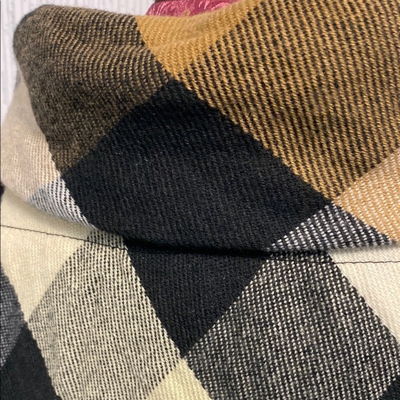 Women's Sonoma  Goods  For Life  Buffalo Plaid Print Toggle Poncho Fits XL NEW - Picture 6 of 9